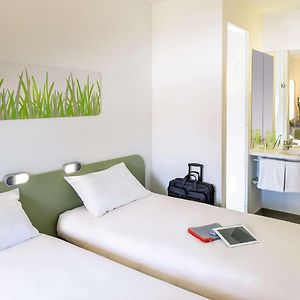 Zimmer mit zwei Einzelbetten